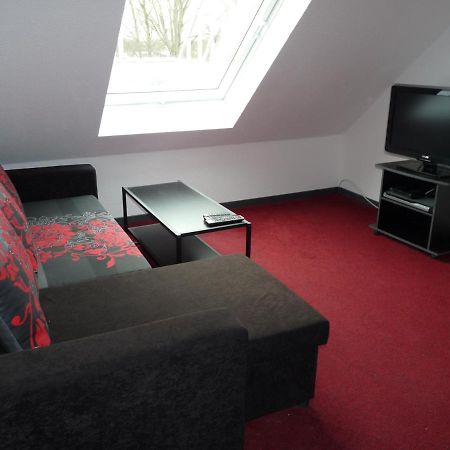Ferienwohnung In Duesseldorf Hassel Buitenkant foto