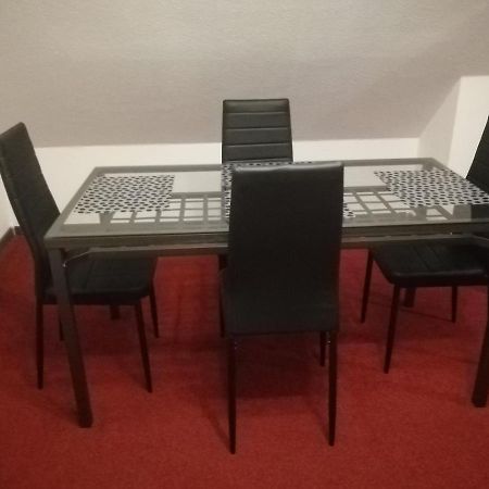 Ferienwohnung In Duesseldorf Hassel Buitenkant foto