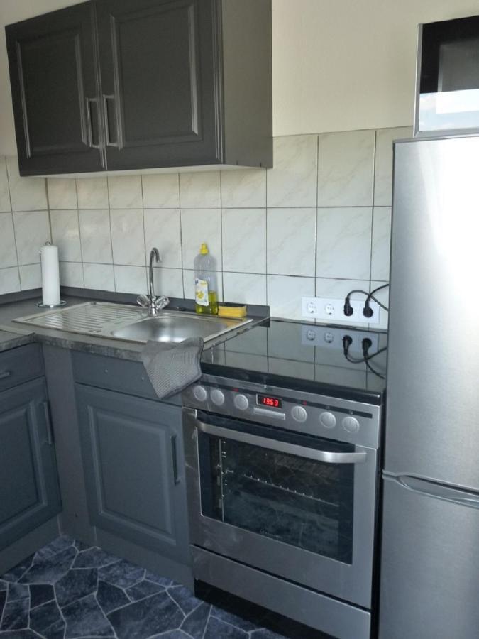 Ferienwohnung In Duesseldorf Hassel Buitenkant foto