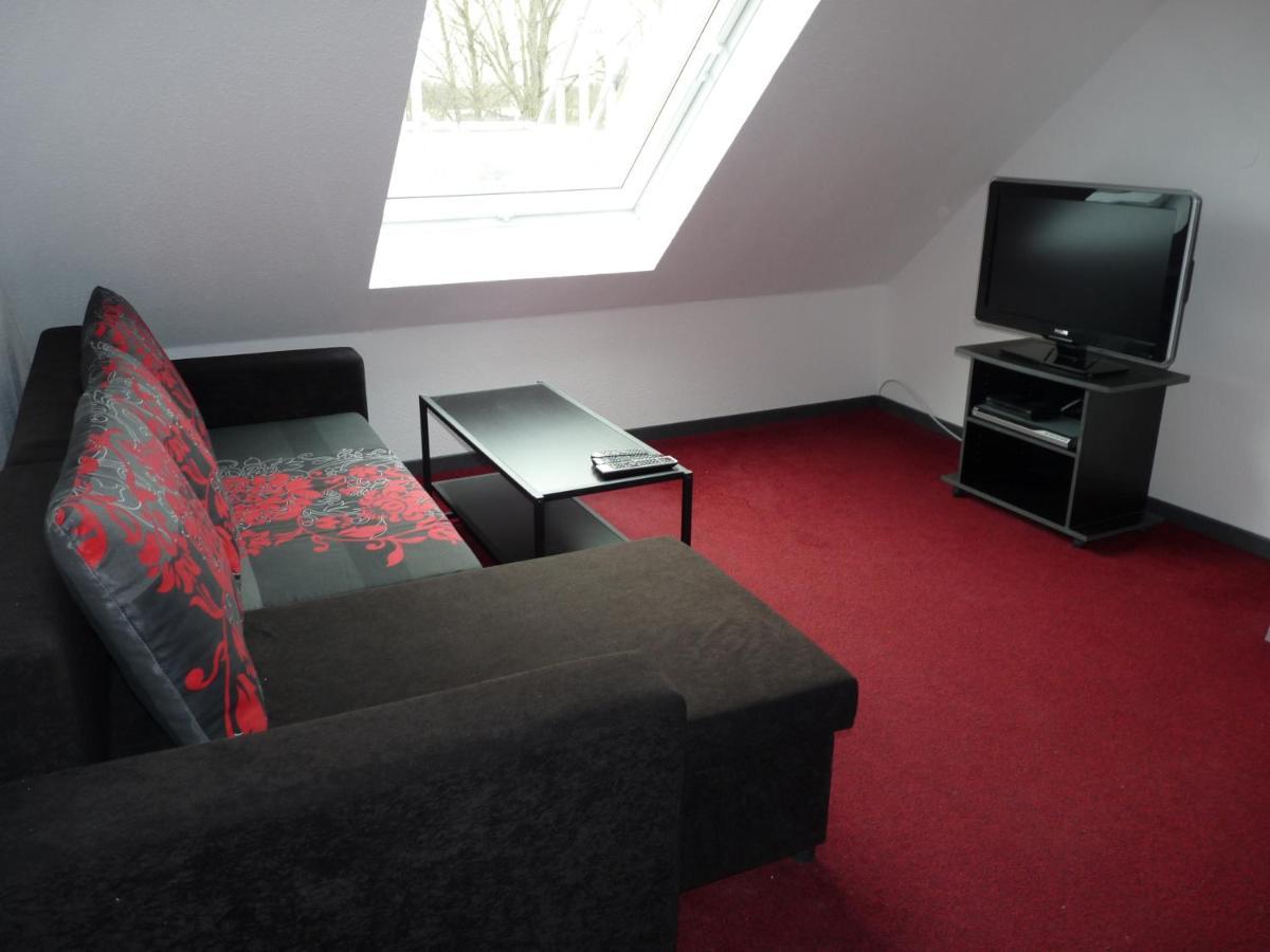 Ferienwohnung In Duesseldorf Hassel Buitenkant foto