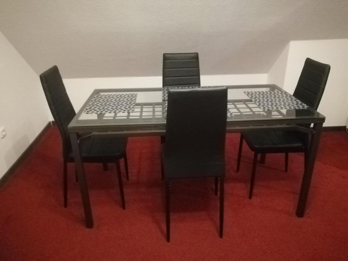 Ferienwohnung In Duesseldorf Hassel Buitenkant foto
